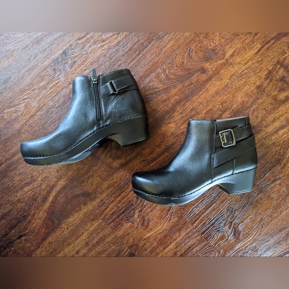 Dansko Tate Neutral Milled Nappa Shoes - Black - Picture 5 of 7